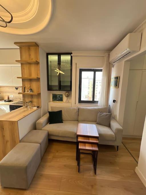 Hugo Apartment *